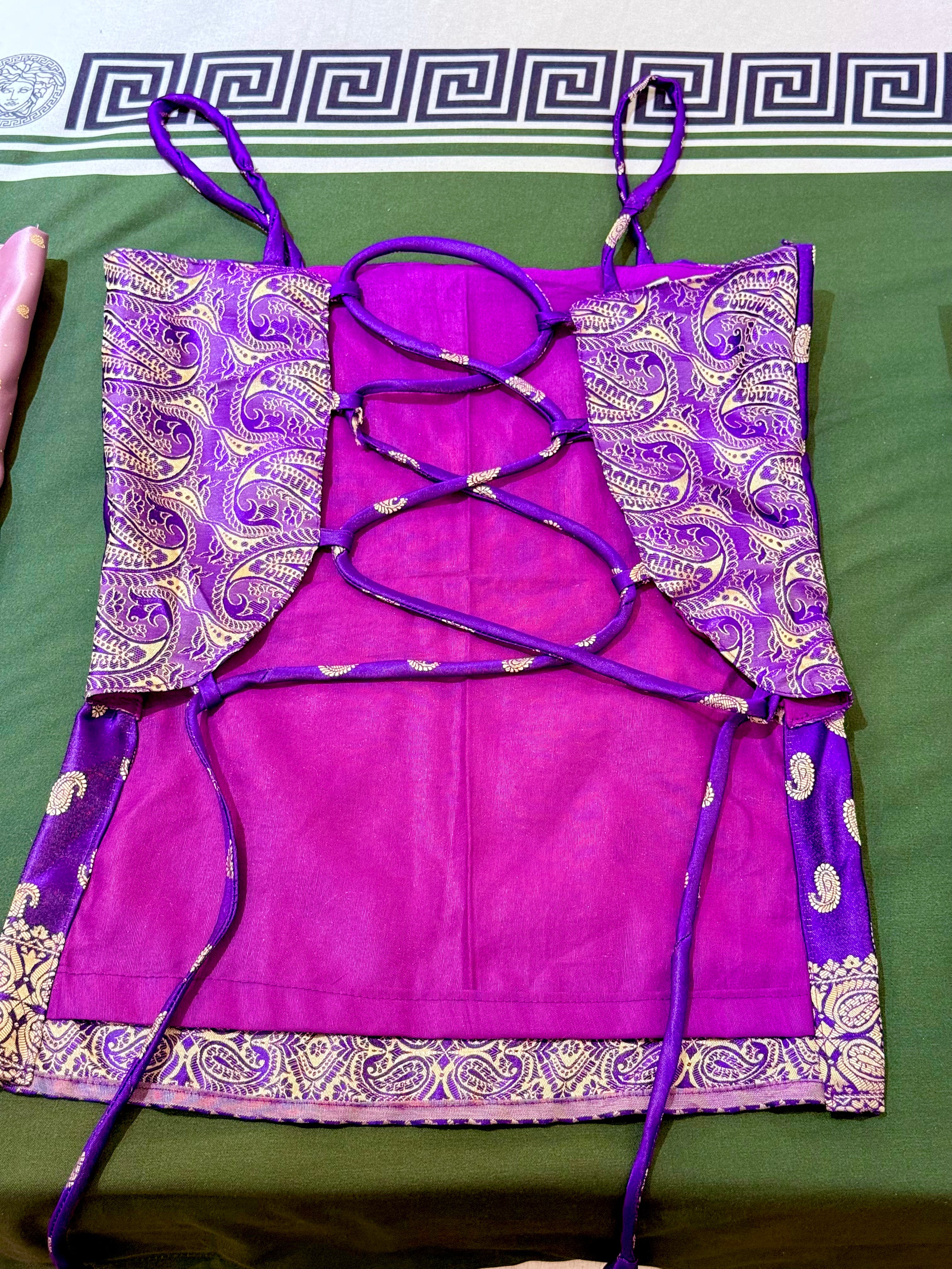 Dilruba Backless Banarasi Top💜