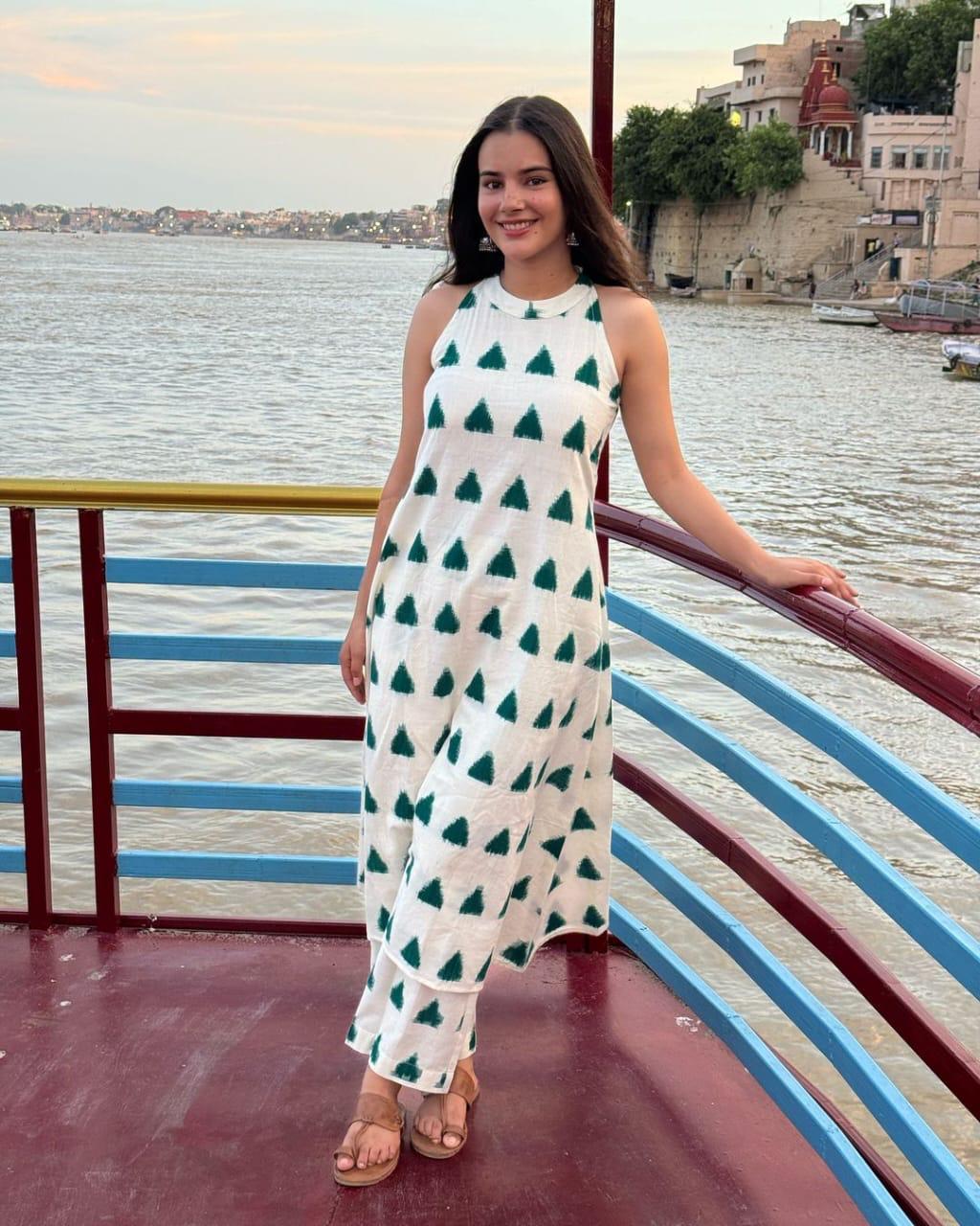 Women Cotton Fashionbale Printed Kurta Pant Set