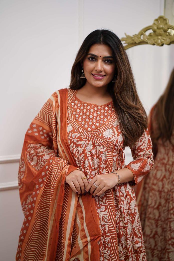 Women Floral Printed Cotton Kurta with pant and mulmul Dupatta set