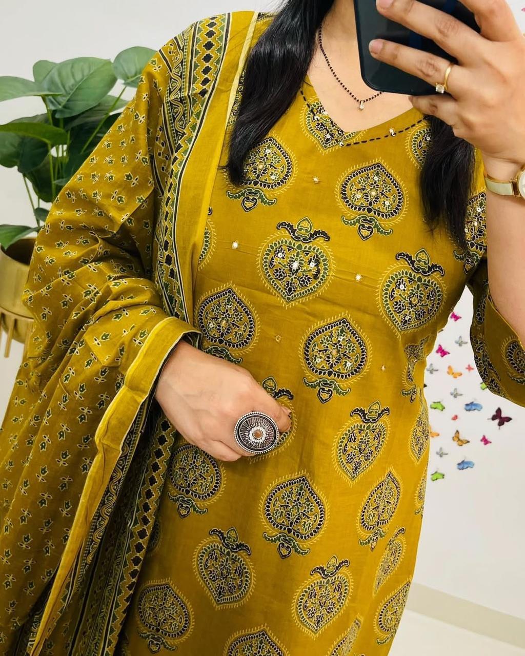Muktanshh , Kurta Set