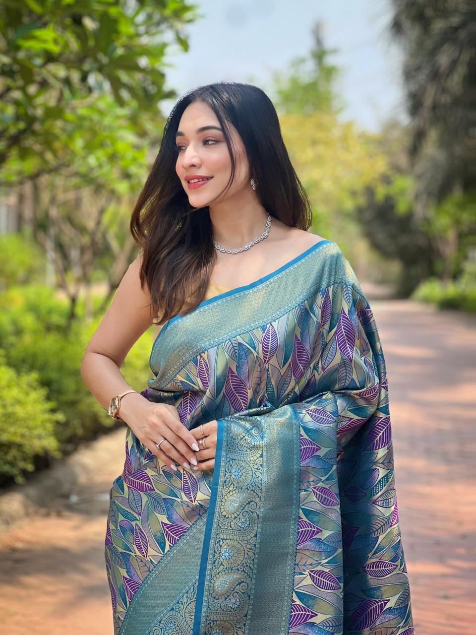 Traditional Kanchipattu Silk Saree with Zari