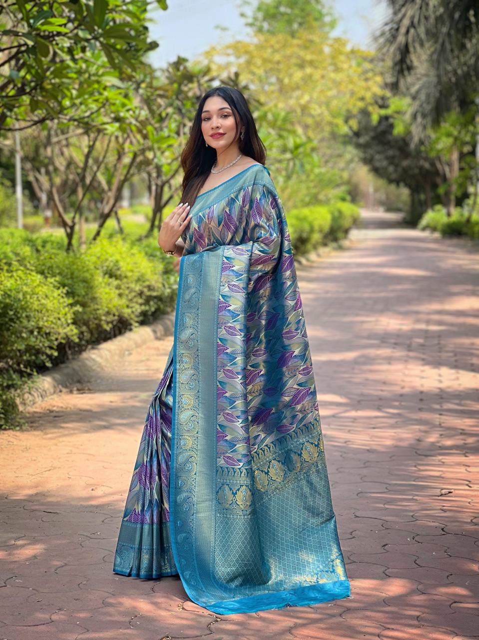 Traditional Kanchipattu Silk Saree with Zari
