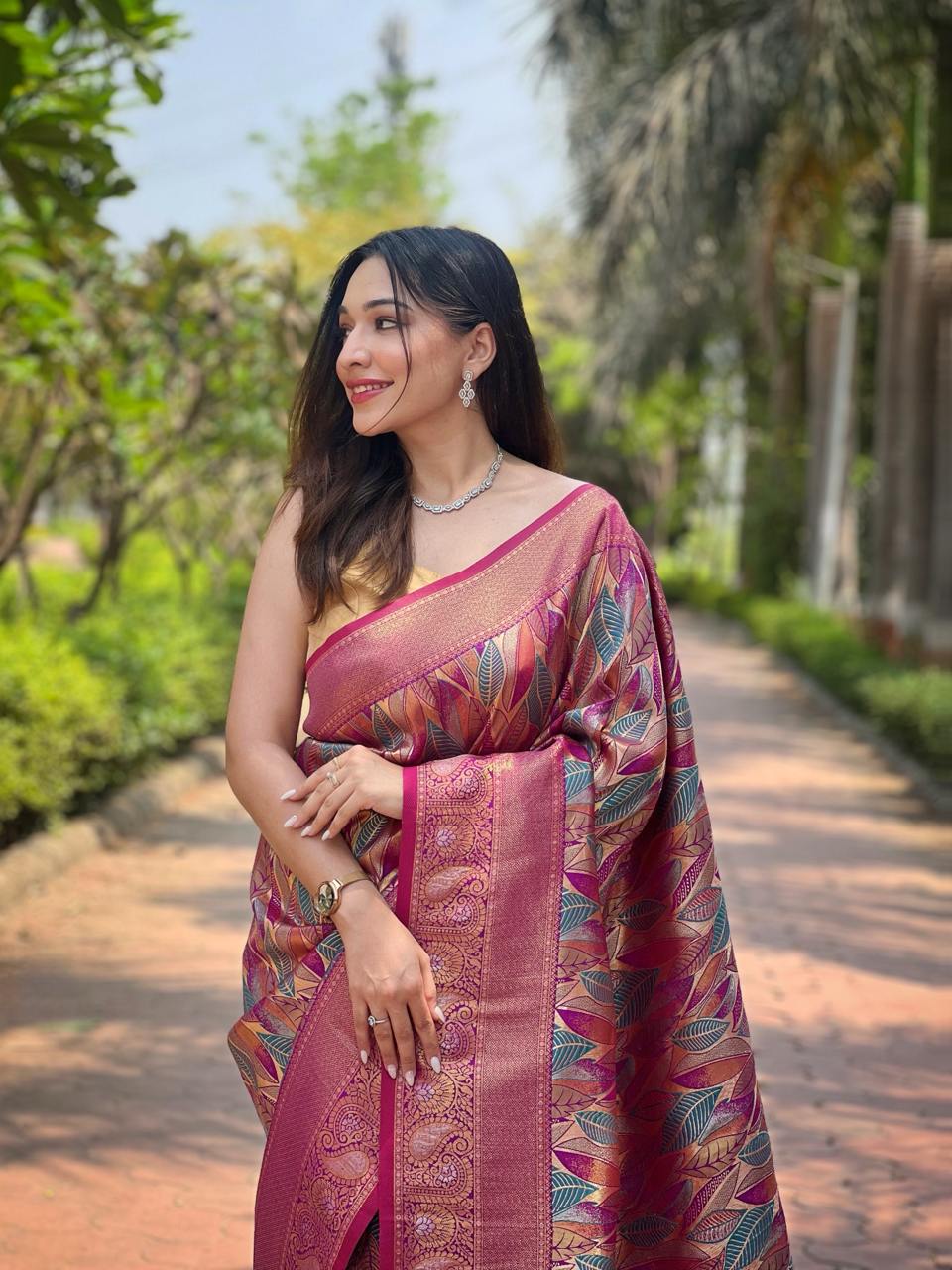 Traditional Kanchipattu Silk Saree with Zari