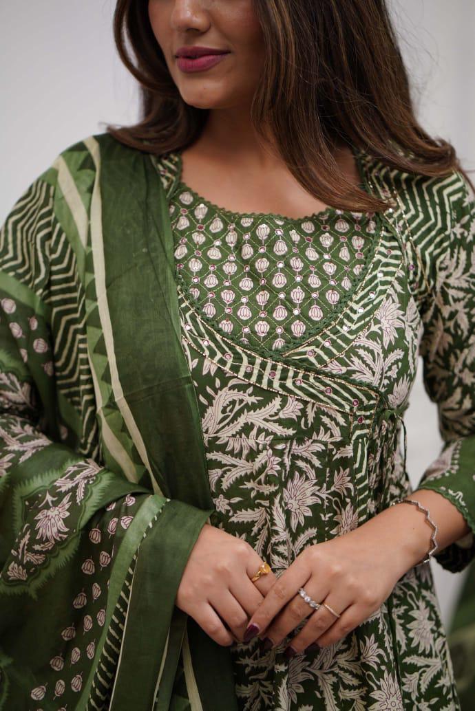Women Floral Printed Cotton Kurta with pant and mulmul Dupatta set