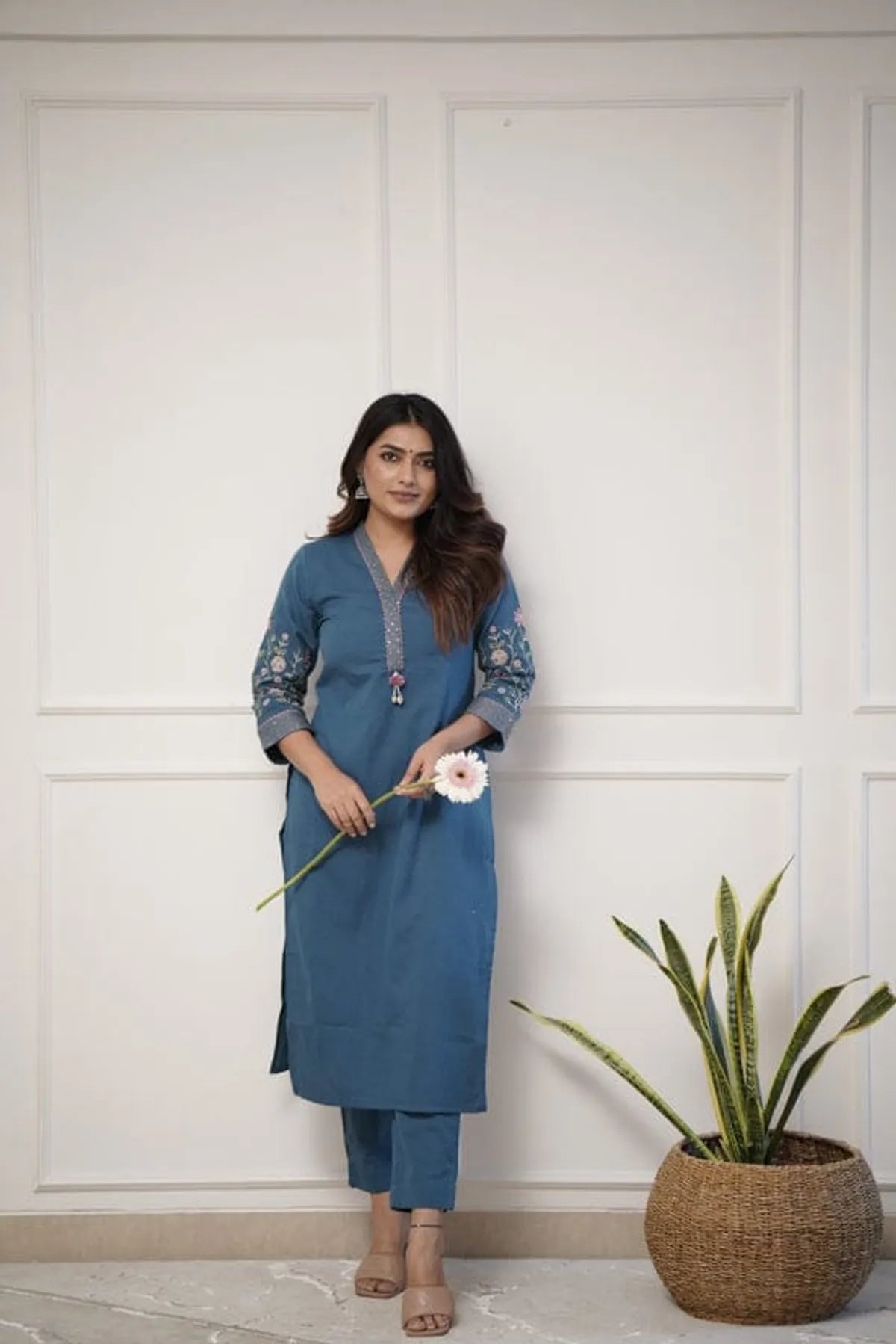 rendy Graceful women kurta with pant