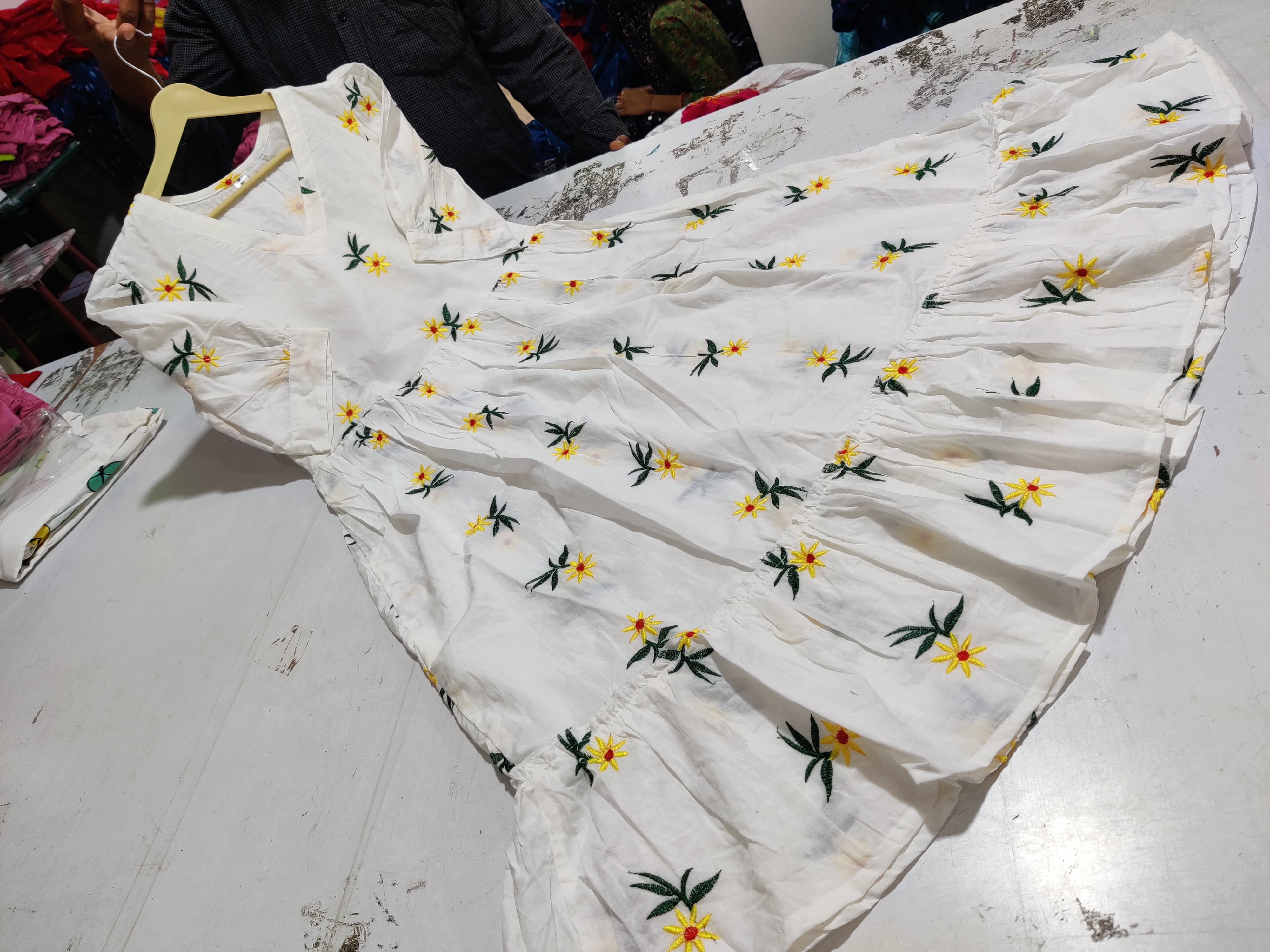 Women White Cotton Flower Embroidery Midi Dress