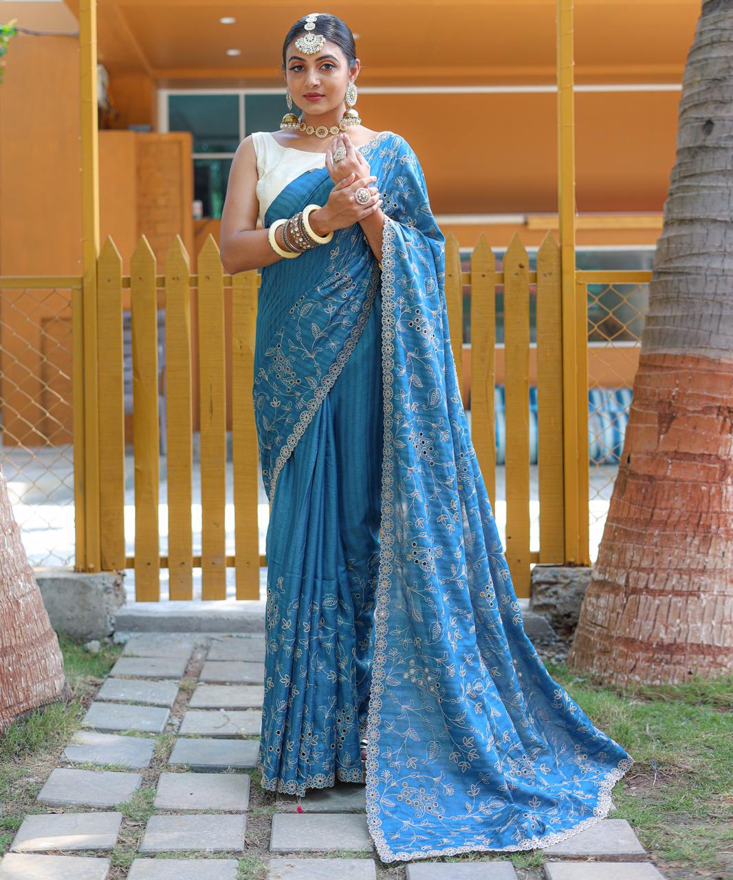 Pure Soft Silk Saree With Beautiful Thread Handwork